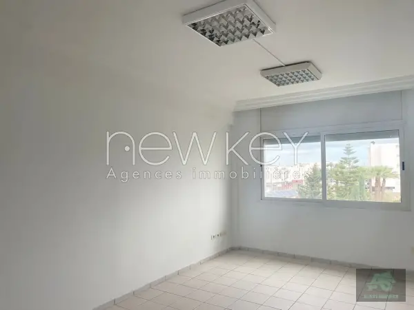 Bureau A3 à Louer à La Soukra