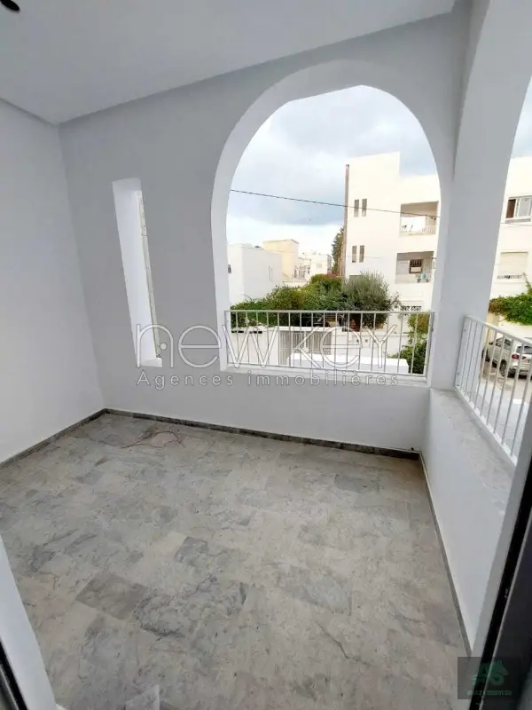 Etage de Villa s+3 La Marsa