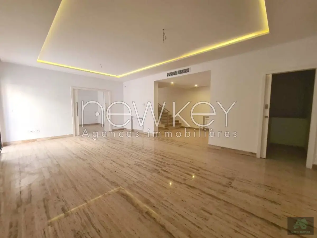 Triplex Haut Standing S5 à vendre à La Soukra
