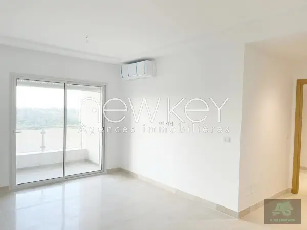 Un Appartement Neuf S2 à vendre à La Soukra