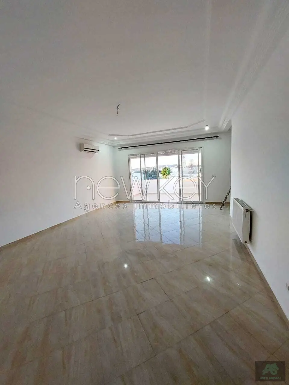 Etage de villa s+4 La Marsa