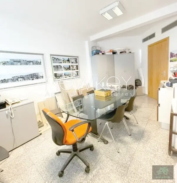 Bureau A2 à Louer à Ain Zaghouan Nord