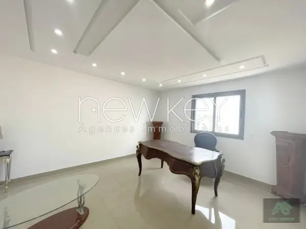 Bureau A2 à louer à La Soukra