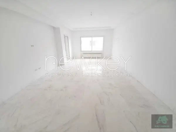 Bel Appartement S3 à louer à La Soukra