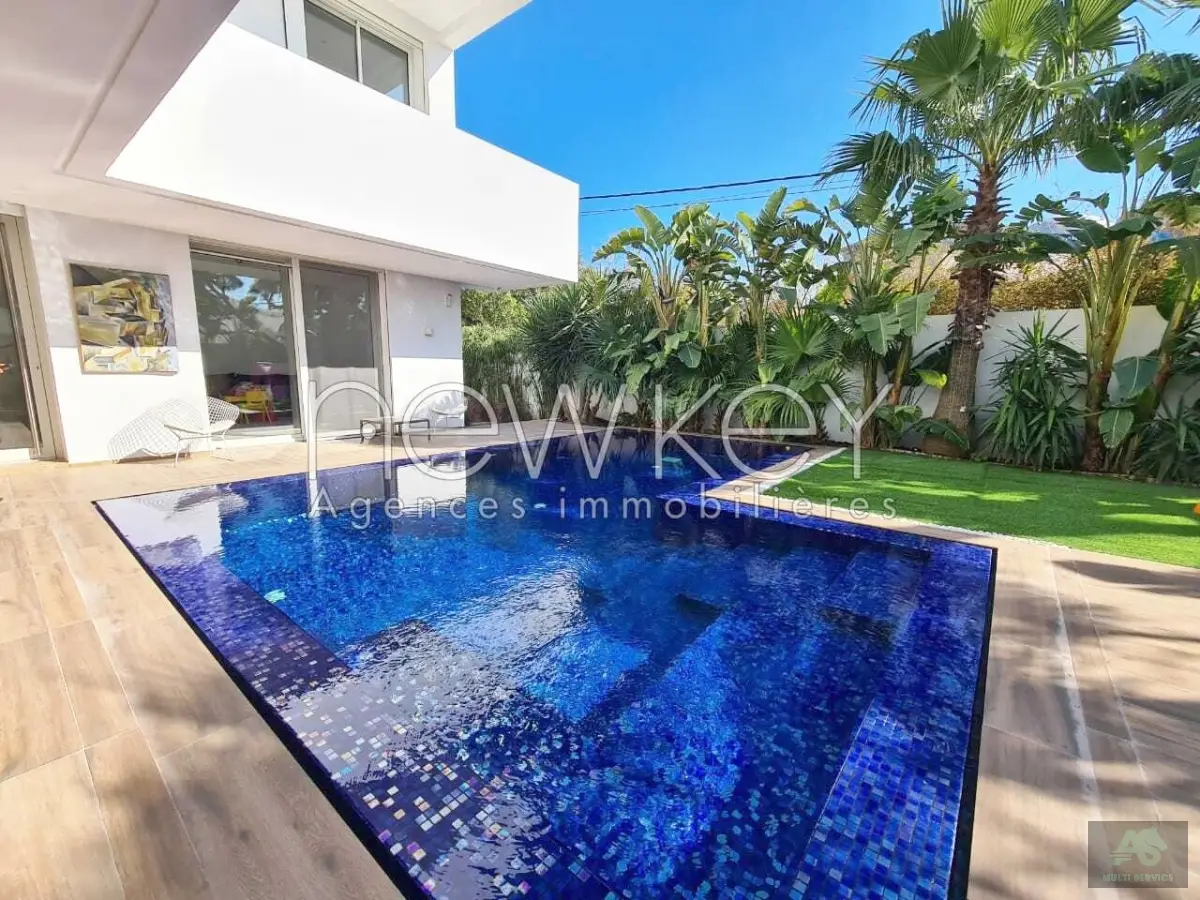 Une Splendide Villa à Louer à La Soukra