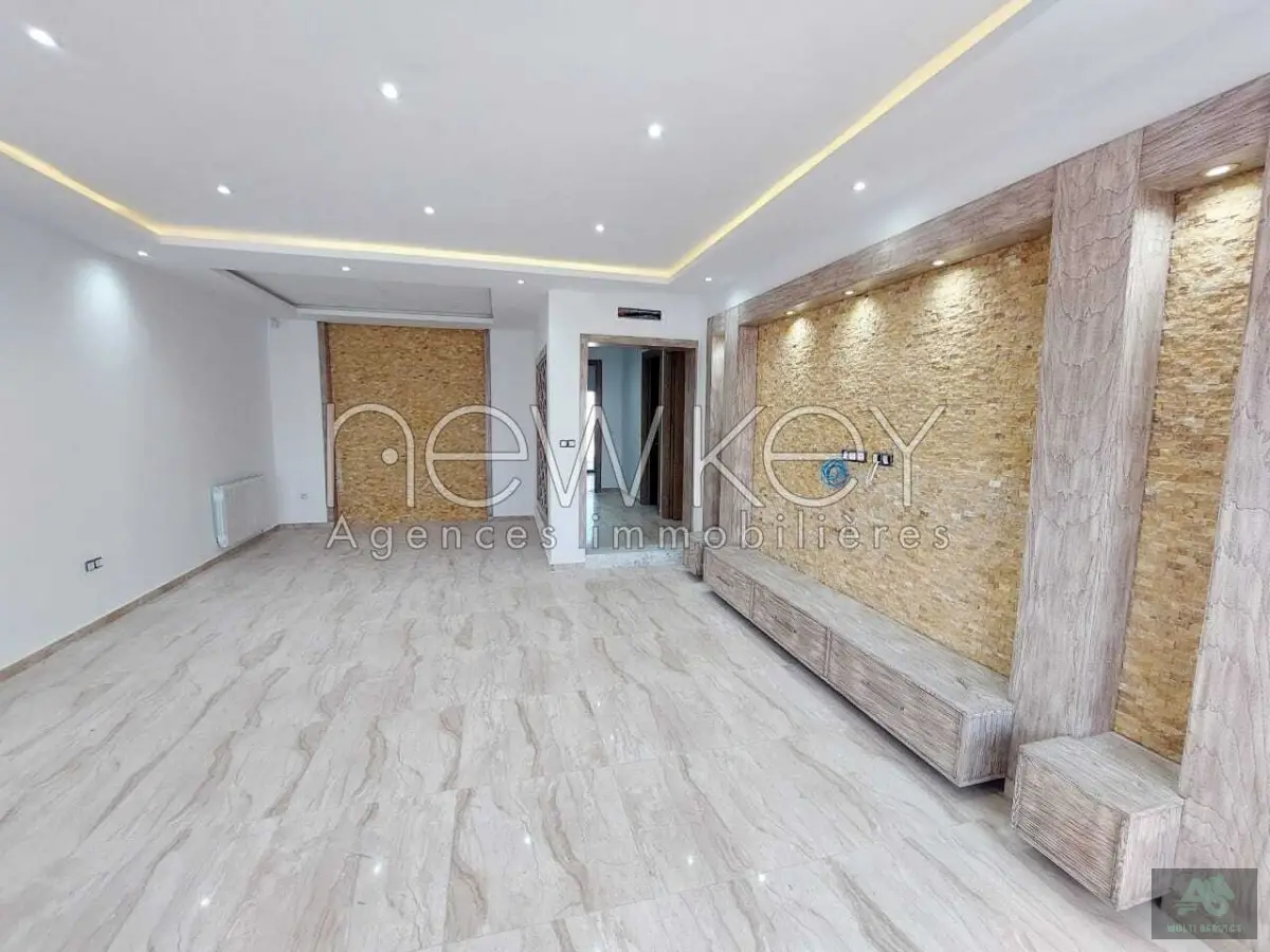 Neuf Etage de villa s+2 à La Marsa