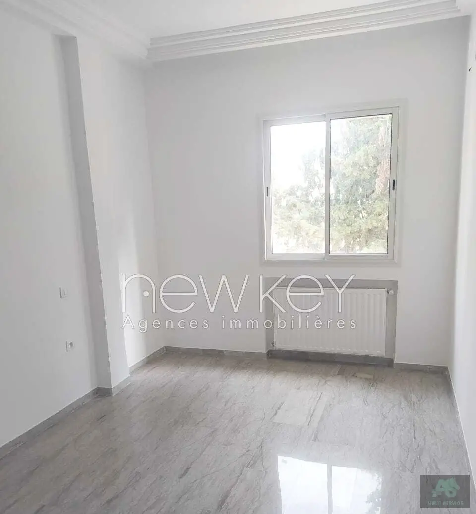 Bureau A2 à louer à La Soukra