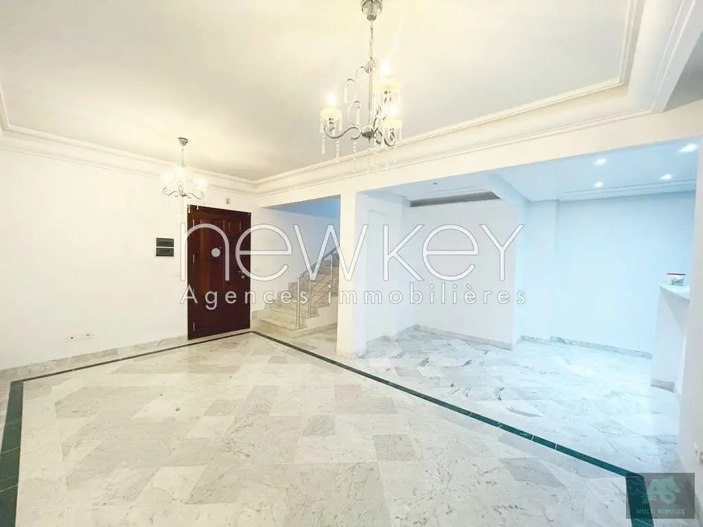 Coquet Duplex S2 à vendre à La Soukra