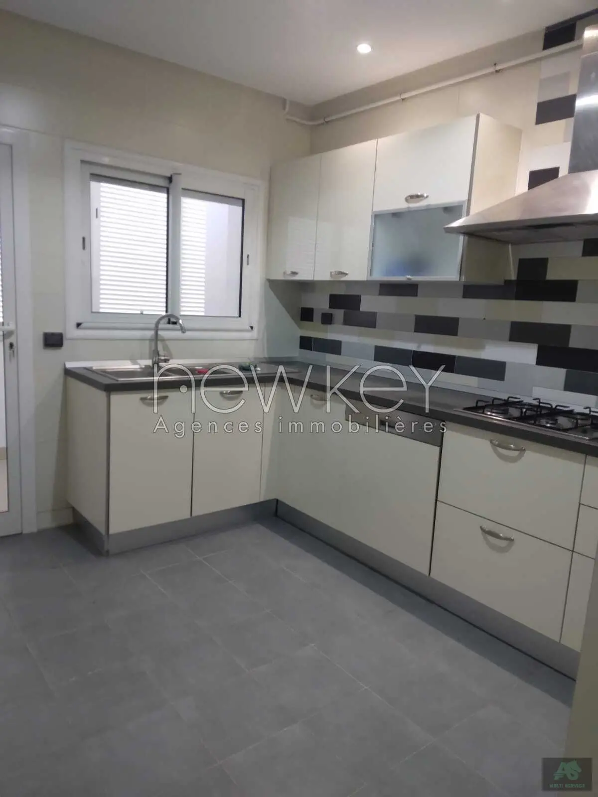 Appartement s+3 à la Marsa