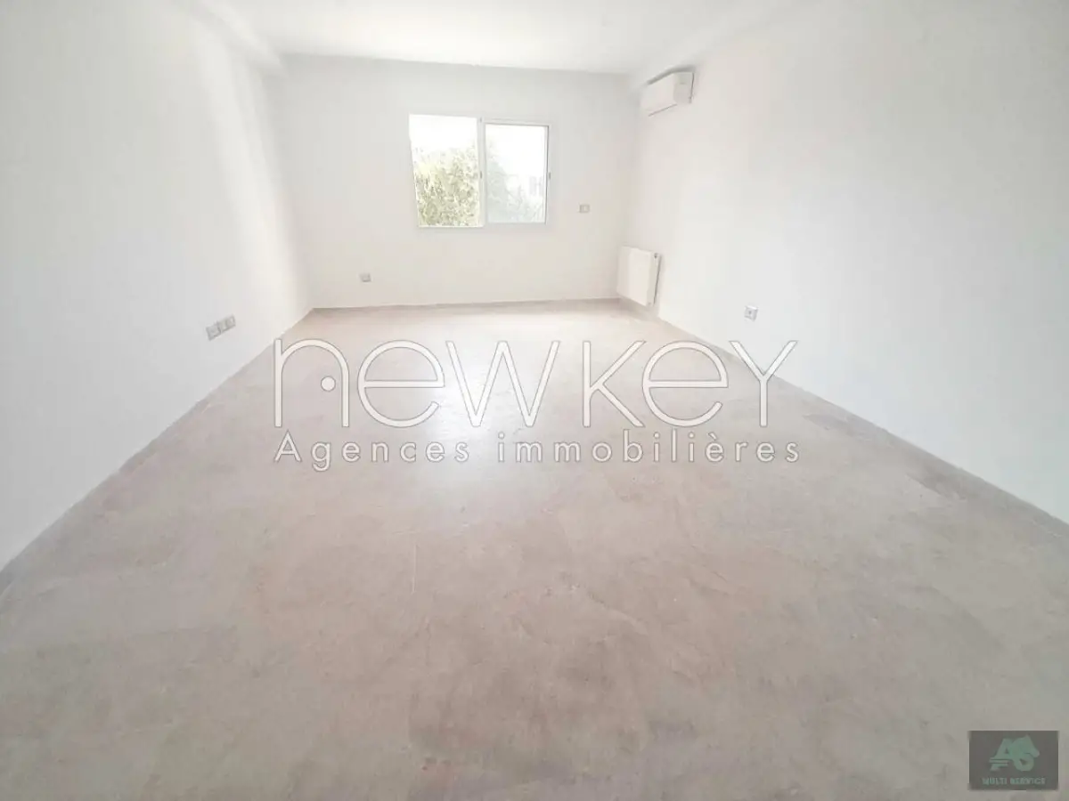 Bel Appartement S2 à louer à La Soukra