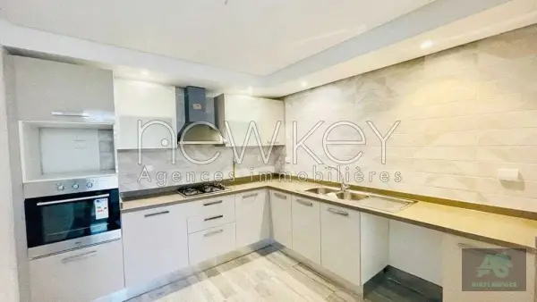 Bel Appartement S2 avec jardin à La Soukra