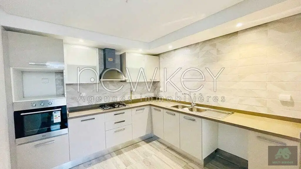 Bel Appartement S2 avec jardin à La Soukra