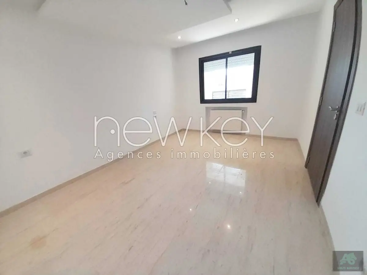 Bel Appartement s1 à vendre à La Soukra