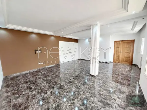 Etage de villa s3 avec terrasse à la Marsa