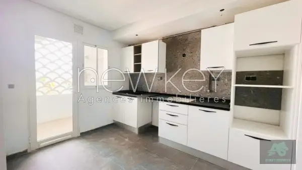 Appartement S3 avec jardin à vendre à La Soukra
