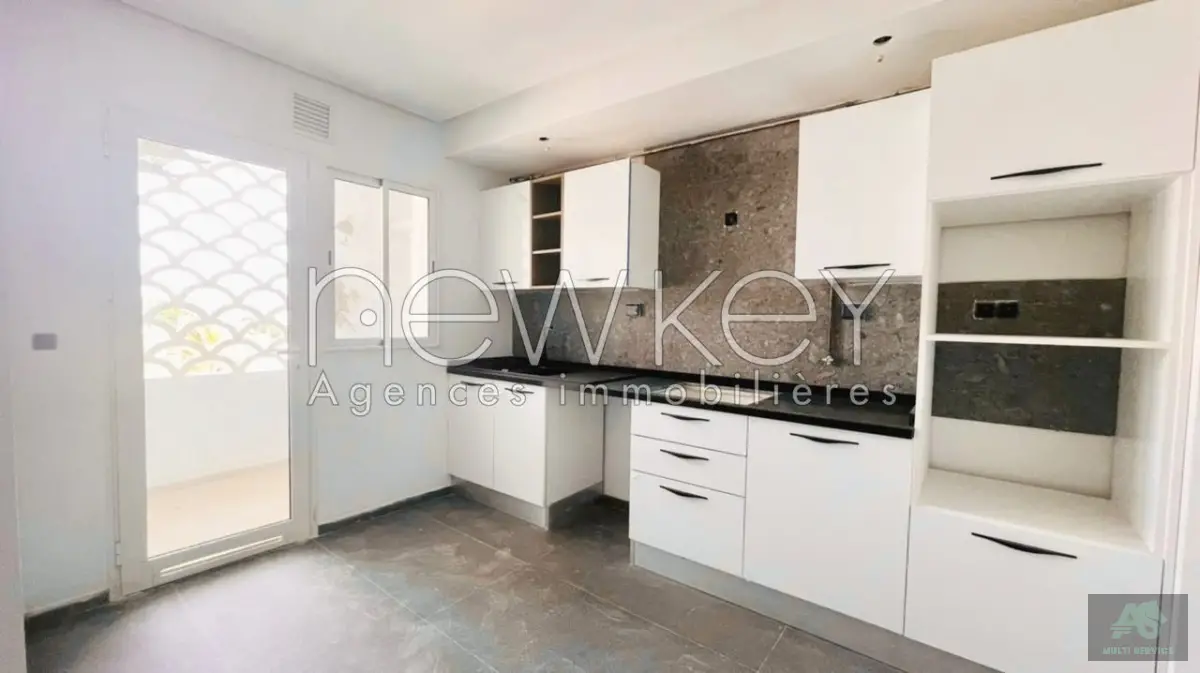 Appartement S3 avec jardin à vendre à La Soukra
