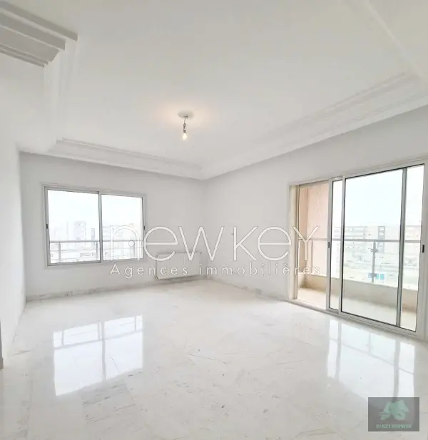 Bel Appartement S3 à vendre à La Soukra