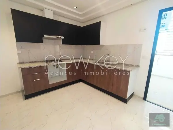 Un Appartement S2 Neuf à vendre à La Soukra