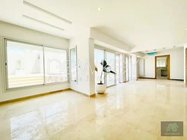 Penthouse Neuf avec piscine à vendre aux jardins de Carthage