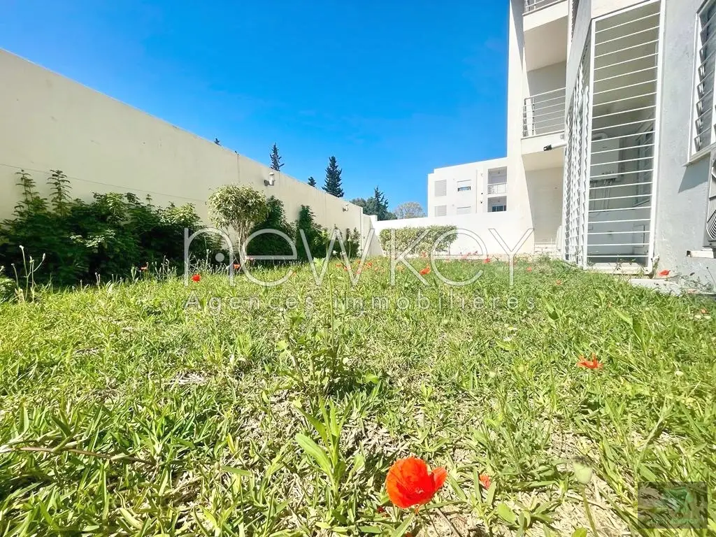 Un Appartement S+2 avec jardin à La Soukra