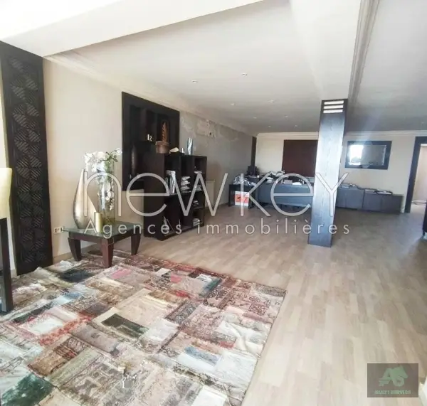 Un Dépôt de 2000 m² à vendre à La Soukra