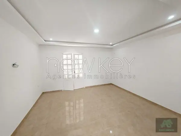 Etage de villa s+3 à Marsa ville