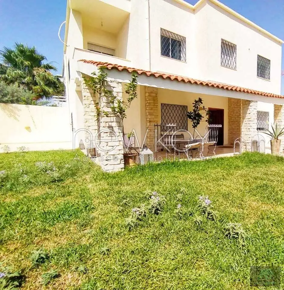 Superbe Villa S+3 avec jardin à La Soukra