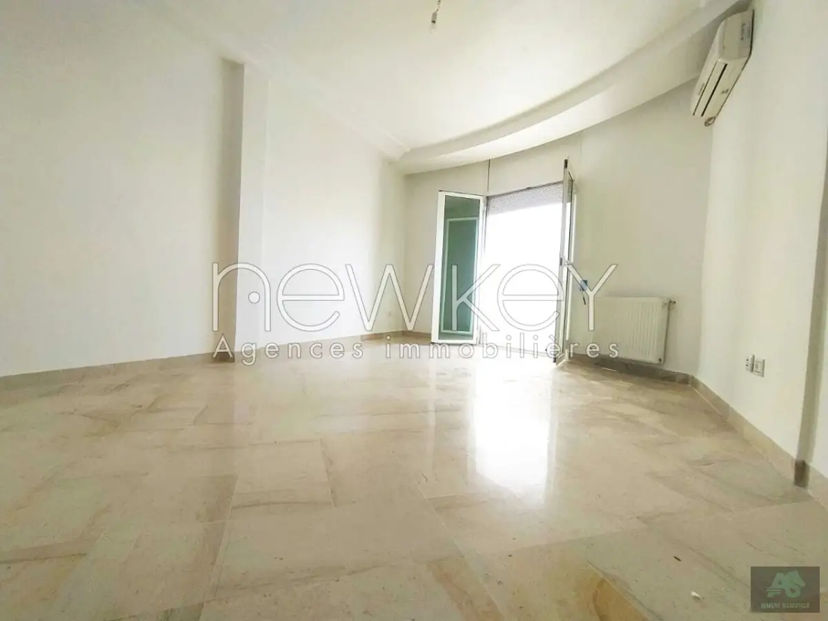 Un Appartement S+2 à vendre aux Jardins de L'Aouina
