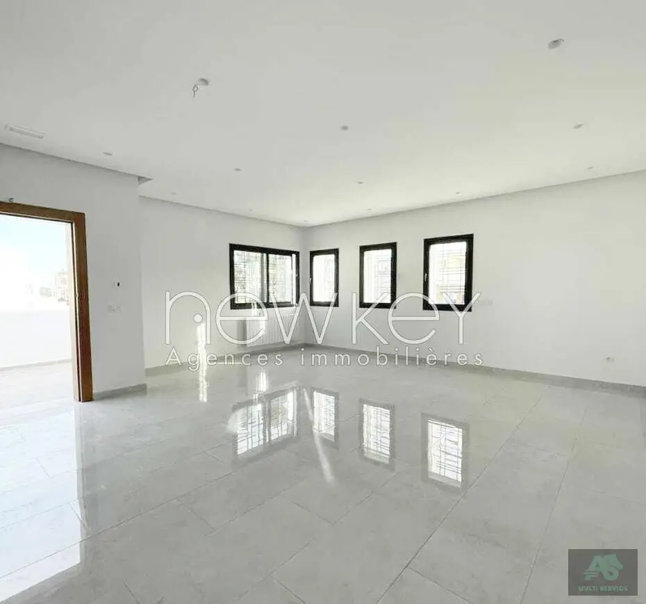 Etage de Villa S+2 à louer à Ain Zaghouan Nord