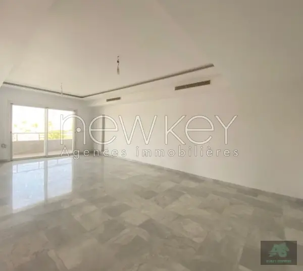 Appartement S+3 à Louer à La Soukra