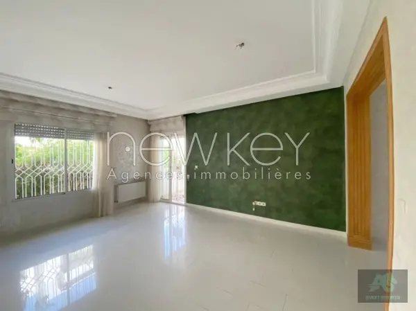 Appartement S+3 avec jardin à louer à La Soukra