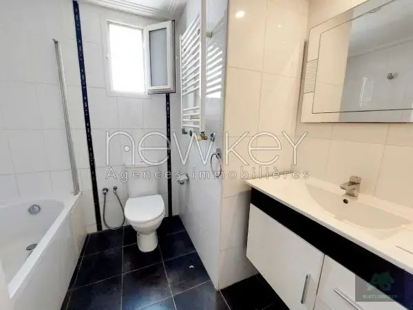Appartement s+3 à la Marsa