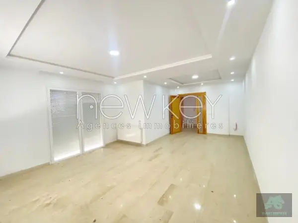 Un étage de villa S+3 à La Soukra