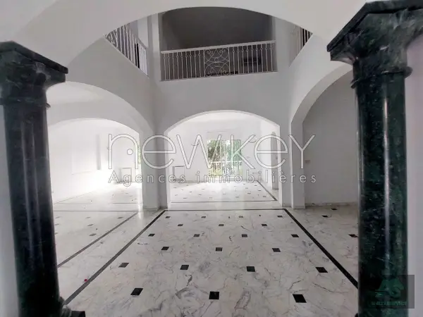 villa s+6 à Gammarth