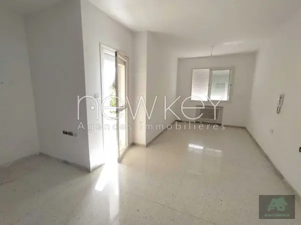 Un étage de villa S+4 à La Soukra