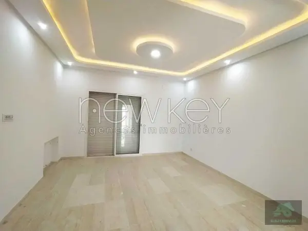 Un Appartement S+3 à louer à Borj Louzir