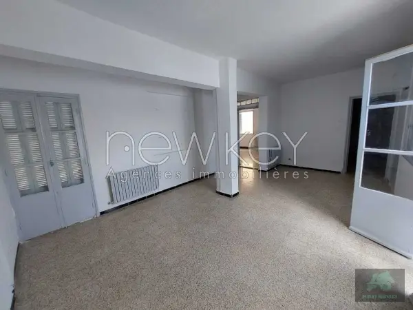 Etage de villa s+4 à la Marsa