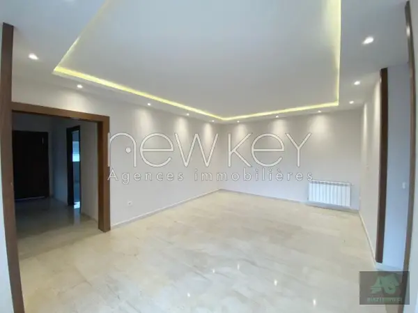 Superbe étage De Villa S+3 à louer à La Soukra