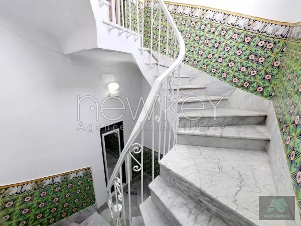 Appartement s+4 à la Marsa