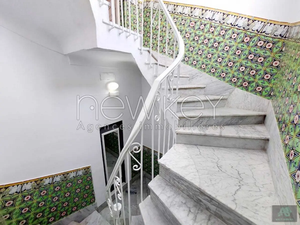 Appartement s+4 à la Marsa