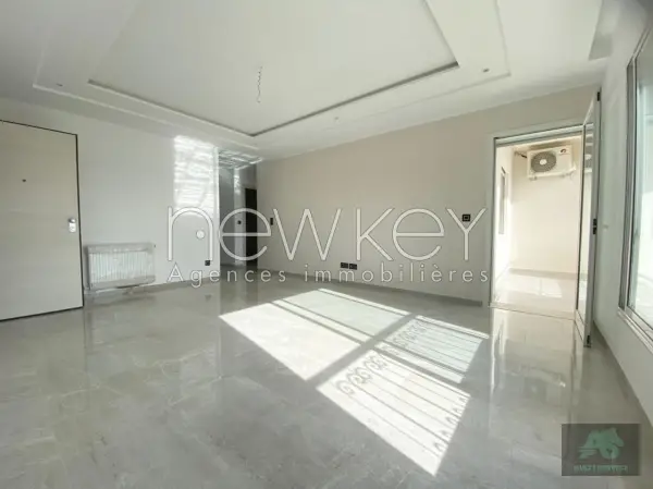 Un Appartement S+2 Neuf à Vendre à Chotrana 1