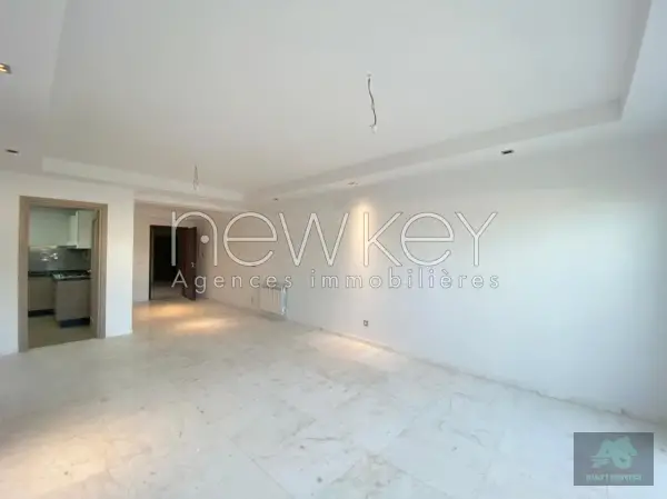 Un Appartement Neuf S+3 avec jardin à vendre à La Soukra