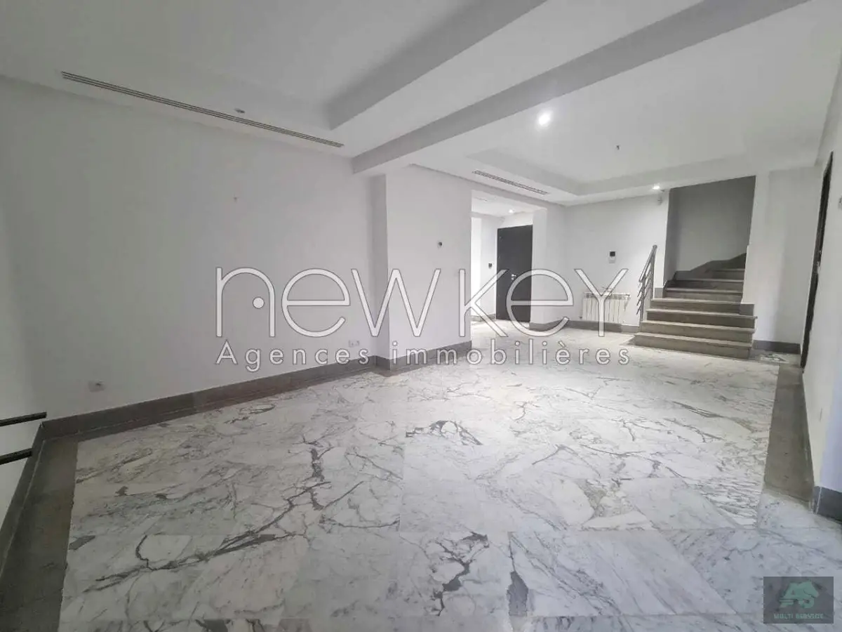 Un Duplex S+2 à louer à Ain Zaghouan Nord