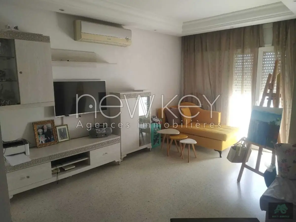Un Appartement S+3 à louer à L'Aouina