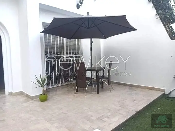 Duplex s+3 meublé à la Marsa