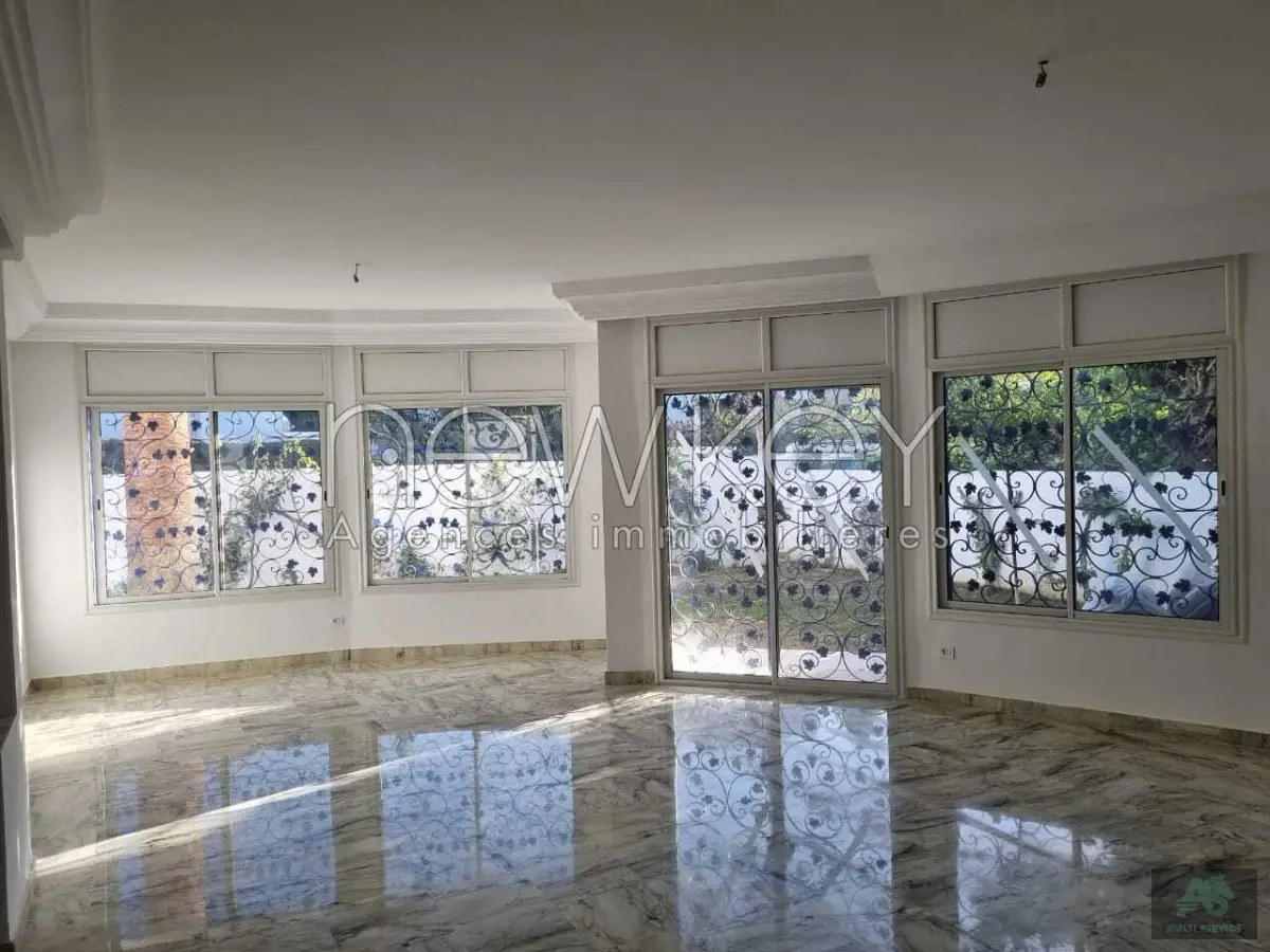 Coquette villa S+4 à louer à la Marsa