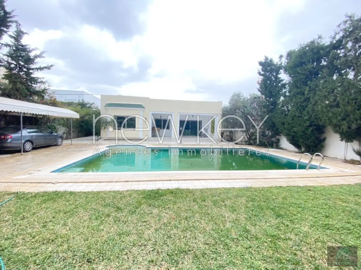 Une Superbe Villa prés du parc à louer à La Soukra