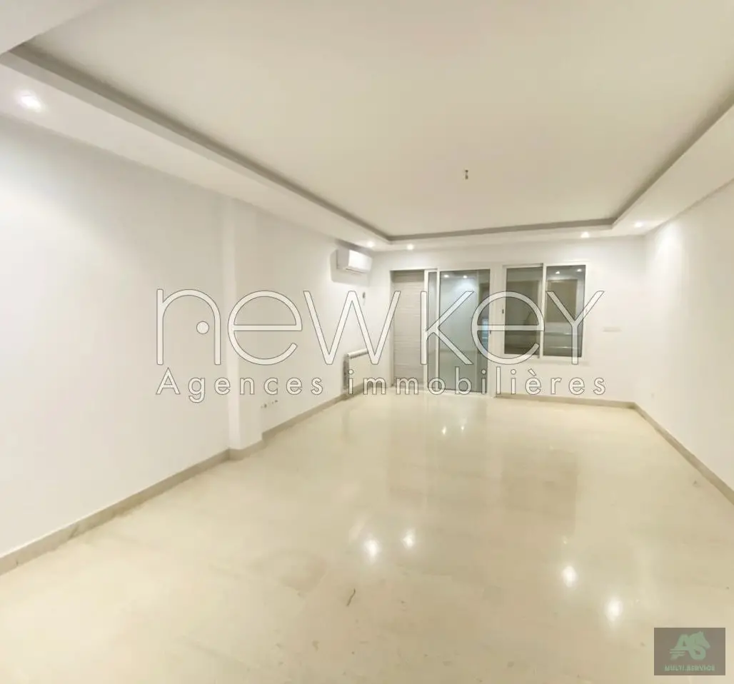 Un Appartement S+3 à louer à La Soukra