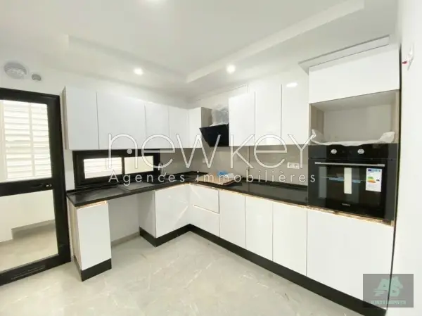 Un Bel Appartement S+3 à vendre à La Soukra
