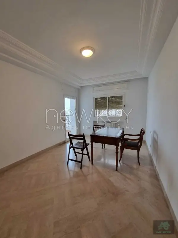 Appartement s+4 à la Marsa